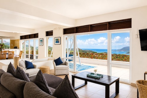 Hilltop Villa With Great Views Out To Sea - Villa Cadasse 3 Bedroom Villa by RedAwning