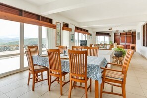 Villa, 3 habitaciones | Restaurantes