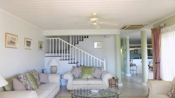 Townhome, 2 Bedrooms | Living area
