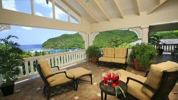 Villa, 3 Bedrooms | Terrace/patio