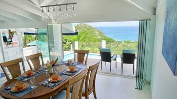 Villa, 3 Bedrooms | Dining