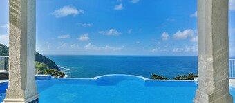 Cayman Villa - Contemporary 3 bedroom Villa with Stunning Ocean Views 3 Villa by RedAwning