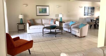 Bay View #7 Is A 2-bed, 3.5-bath Waterfront Townhouse In A Gated Community. 2 Bedroom Townhouse by RedAwning
