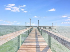 Beach - Sunset Breeze 3 Bedroom Condo by RedAwning (Rockport)