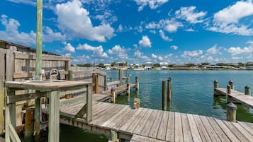 Condo, 2 Bedrooms | Property grounds