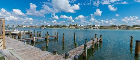 Condo, 2 Bedrooms | Property grounds