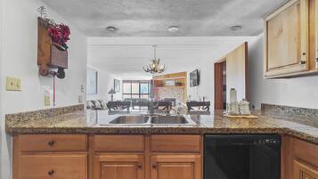 Condo, 2 habitaciones | Cocina privada