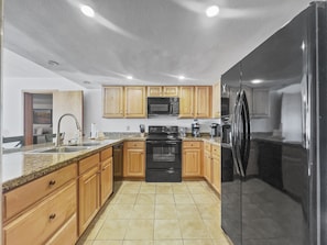 Appartement, 2 slaapkamers | Privékeuken | Een koelkast, een oven, een koffiezetapparaat/waterkoker