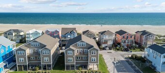 Slack Tide 3 Bedroom Condo by RedAwning
