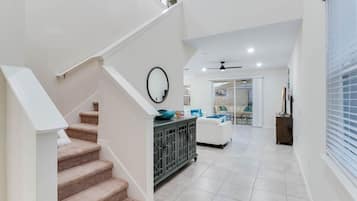 Villa, 5 Bedrooms | Interior