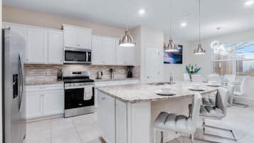 Villa, 5 Bedrooms | Private kitchen | Fridge, oven, coffee/tea maker, toaster