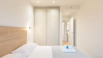 2 dormitorios, tabla de planchar con plancha, wifi y ropa de cama