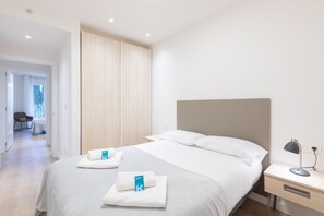 2 chambres, fer et planche à repasser, Wi-Fi, draps fournis