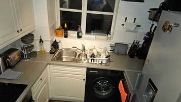 Nhà | Bếp riêng | Tủ lạnh, lò vi sóng, lò nướng, bếp nấu