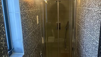 Shower, towels