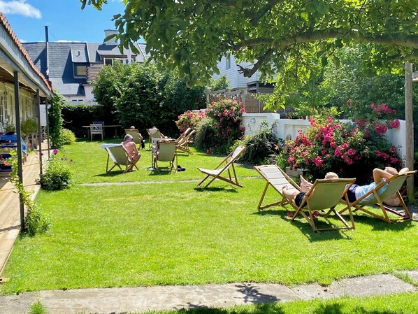 Schreibtisch, kostenloses WLAN, Bettwäsche