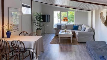 Apartment with Garden View