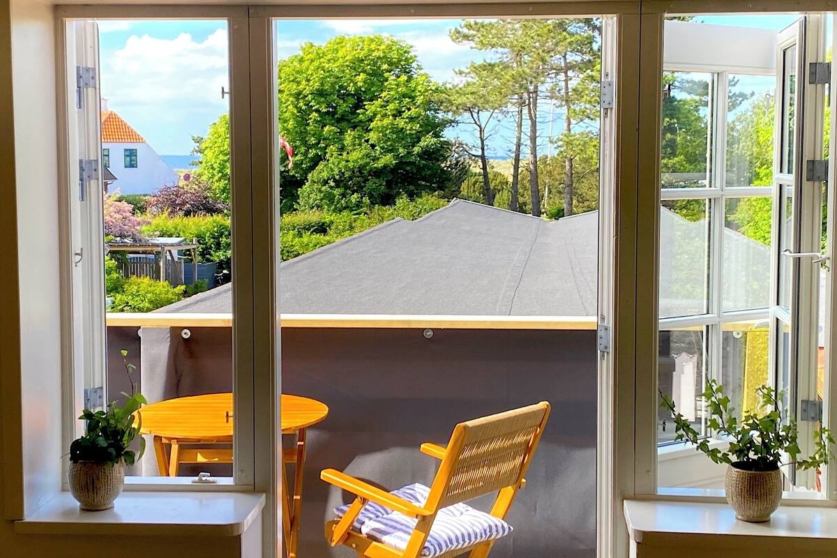 Suite, Courtyard View
