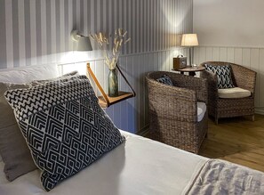 Double Room with Street View