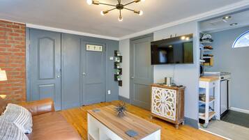 Apartment (1 Bedroom) | Interior