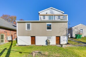 Apartment (1 Bedroom) | Interior - Beacon Apt w/ Patio + Grill; Walk to Main St! (Beacon)