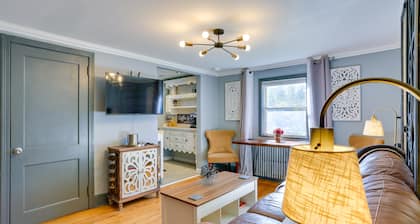 Beacon Apt w/ Patio + Grill; Walk to Main St!