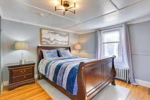 Apartment (1 Bedroom) | Interior - Beacon Apt w/ Patio + Grill; Walk to Main St! (Beacon)