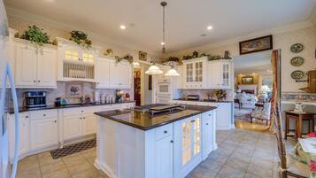 Villa (6 Bedrooms) | Interior