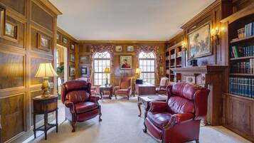 Villa (6 Bedrooms) | Interior