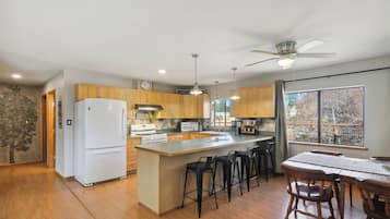 Cottage (2 Bedrooms) | Interior