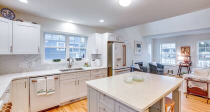 Airy West Cape May Cottage < 1 Mi to Beach!