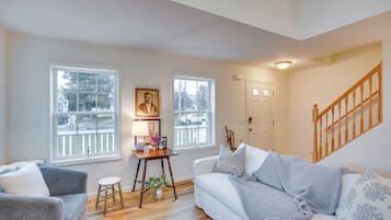 Cottage (2 Bedrooms) | Interior