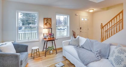 Airy West Cape May Cottage < 1 Mi to Beach!