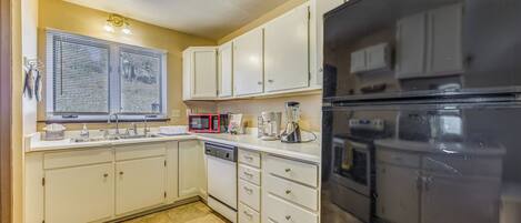 單棟房屋 (4 Bedrooms) | 內部