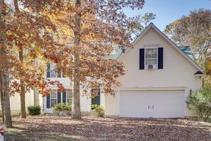 House (4 Bedrooms) | Interior - Bright Greenbackville Vacation Home w/ Game Room (Greenbackville)