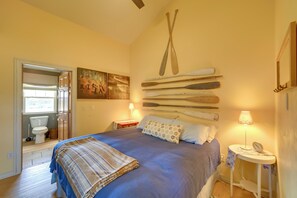 Cottage (3 Bedrooms) | Interior - Lakefront Stephenson Retreat: Lake Access & Kayaks (Stephenson)