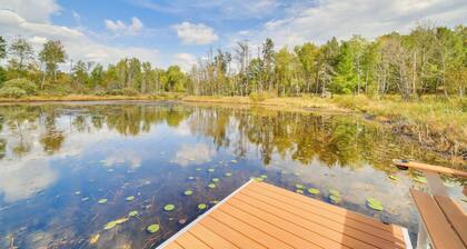 Lakefront Stephenson Retreat: Lake Access & Kayaks