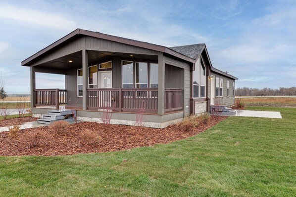 House (3 Bedrooms) | Front of property