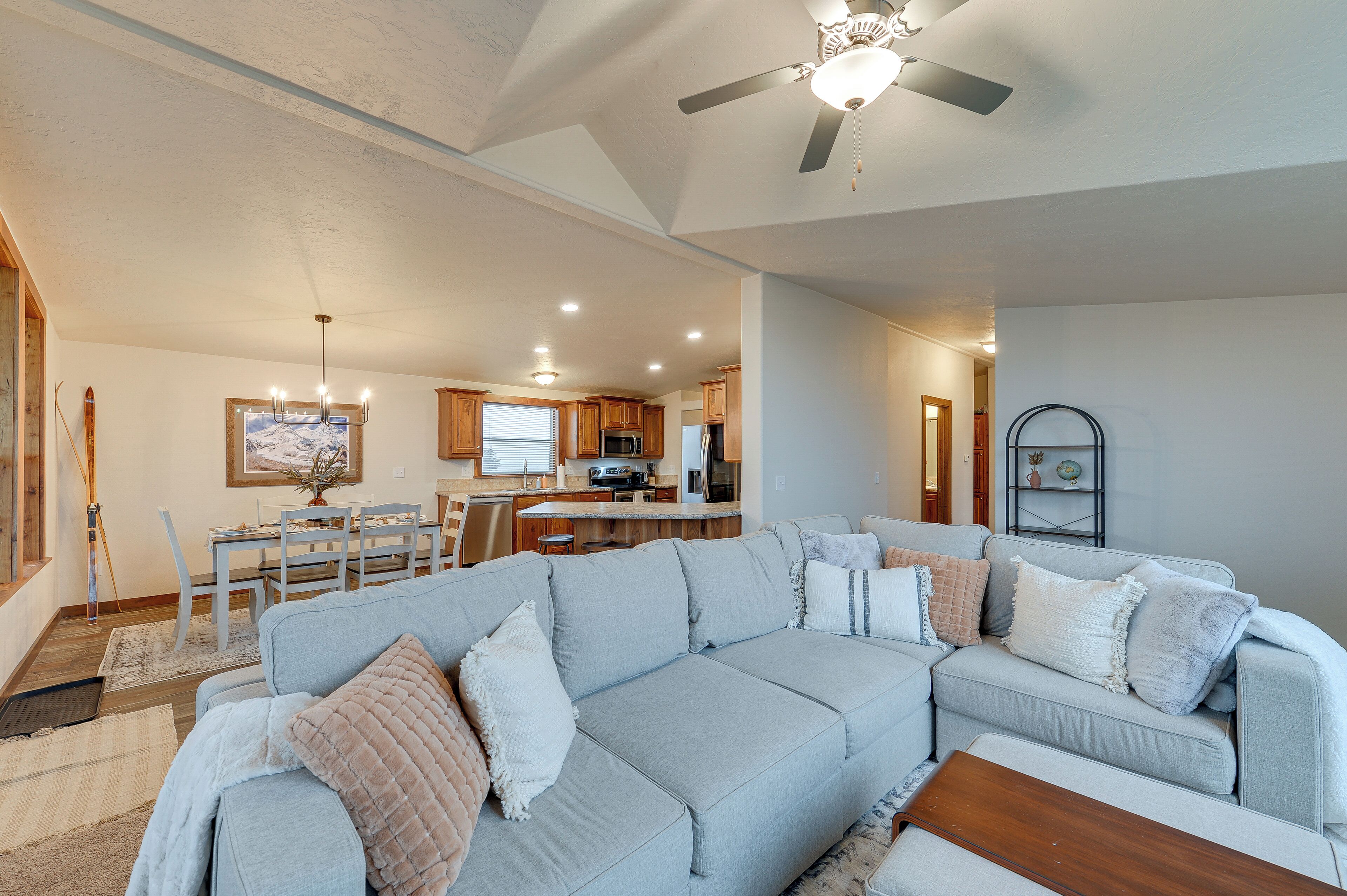 House (3 Bedrooms) | Interior