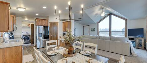 House (3 Bedrooms) | Interior