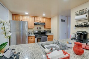 Apartment (2 Bedrooms) | Interior - Lovely Concord Townhome Retreat w/ Community Pool! (Concord)