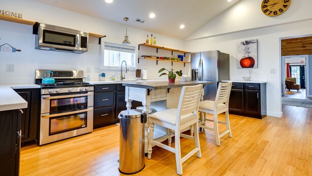 Unclassified image, 1 of 25, button - Cozy Ohio Home w/ Patio + Buckeye Lake Access! (Buckeye Lake)