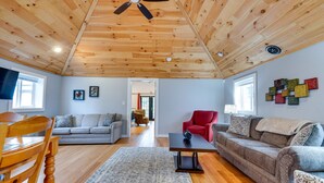 Unclassified image, 2 of 25, button - Cozy Ohio Home w/ Patio + Buckeye Lake Access! (Buckeye Lake)
