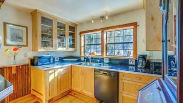 Rumah (4 Bedrooms) | Interior