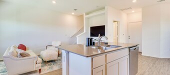 12 Mi to Dtwn Austin: Quiet Home w/ Patio & Yard