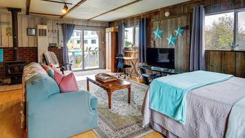 Apartment (0 Bedroom) | Interior