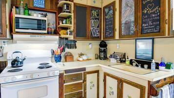 Apartment (0 Bedroom) | Interior