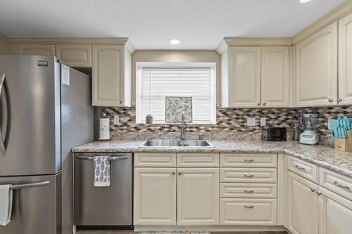 Updated Ocean View Corner Condo in a Resort-Style Complex