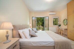 4 bedrooms, iron/ironing board, free WiFi, bed sheets - Aroma Kefalonias Villa (Metaxata, Kefalonia)