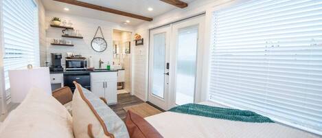 1 bedroom, iron/ironing board, bed sheets